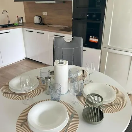 Modern Aparment In Moruse Compex With Free Parking 公寓 *