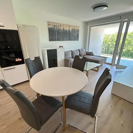 Modern Aparment In Moruse Compex With Free Parking Apartament