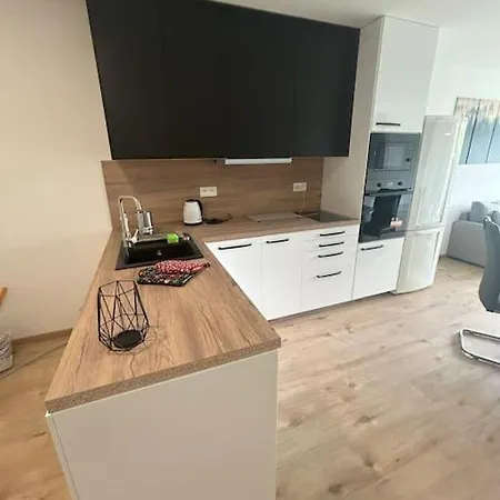 公寓 Modern Aparment In Moruse Compex With Free Parking *