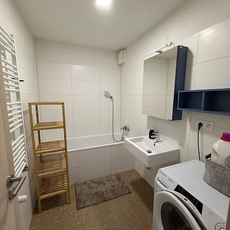 Modern Aparment In Moruse Compex With Free Parking 公寓 *