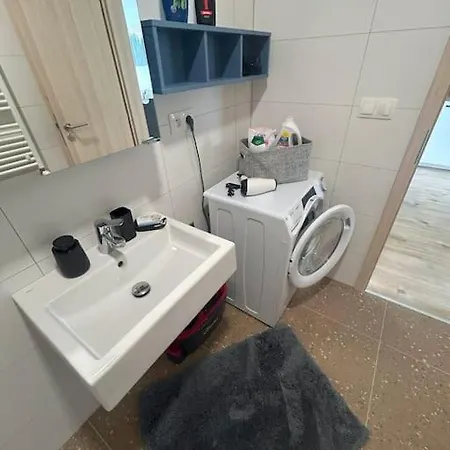 Apartment Modern Aparment In Moruse Compex With Free Parking *